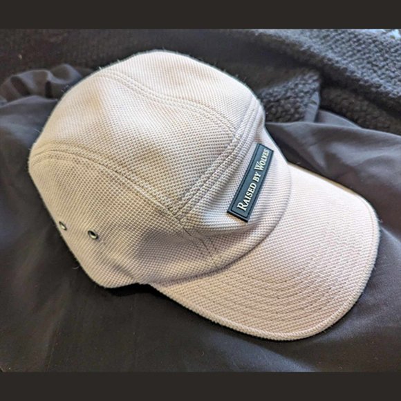RAISED BY WOLVES - Light pink cap - Picture 1 of 6